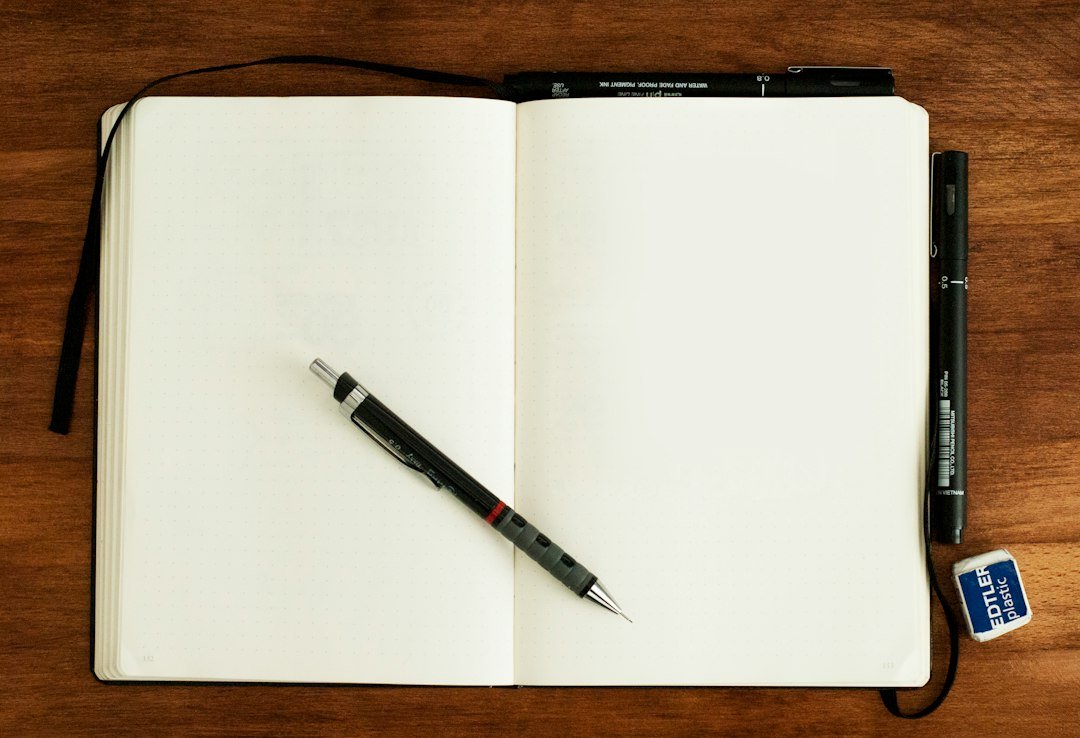 Drawing Books vs Sketchbooks: What’s the Difference?