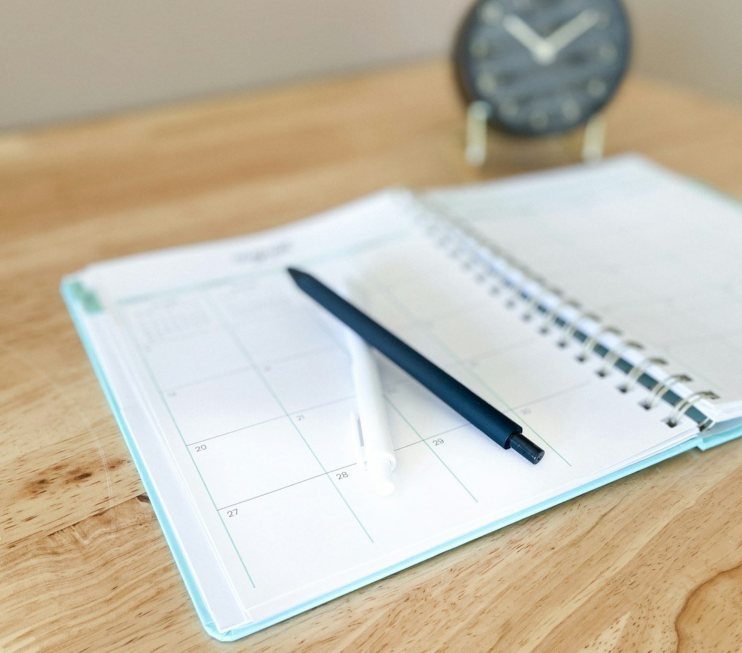 10 Desk Organization Ideas for Students and Home Offices